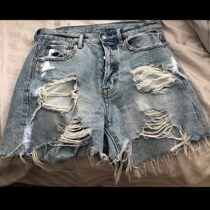 American Eagle 90’s Boyfriend Denim Shorts
